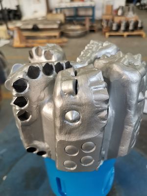 5 Blade Matrix Body PDC Drill Bits API Thread Rock Drilling Tool