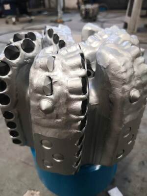 8.5 pulgadas cuerpo de acero 7 cuchilla 16 mm primaria cortador de roca Pdc perforación